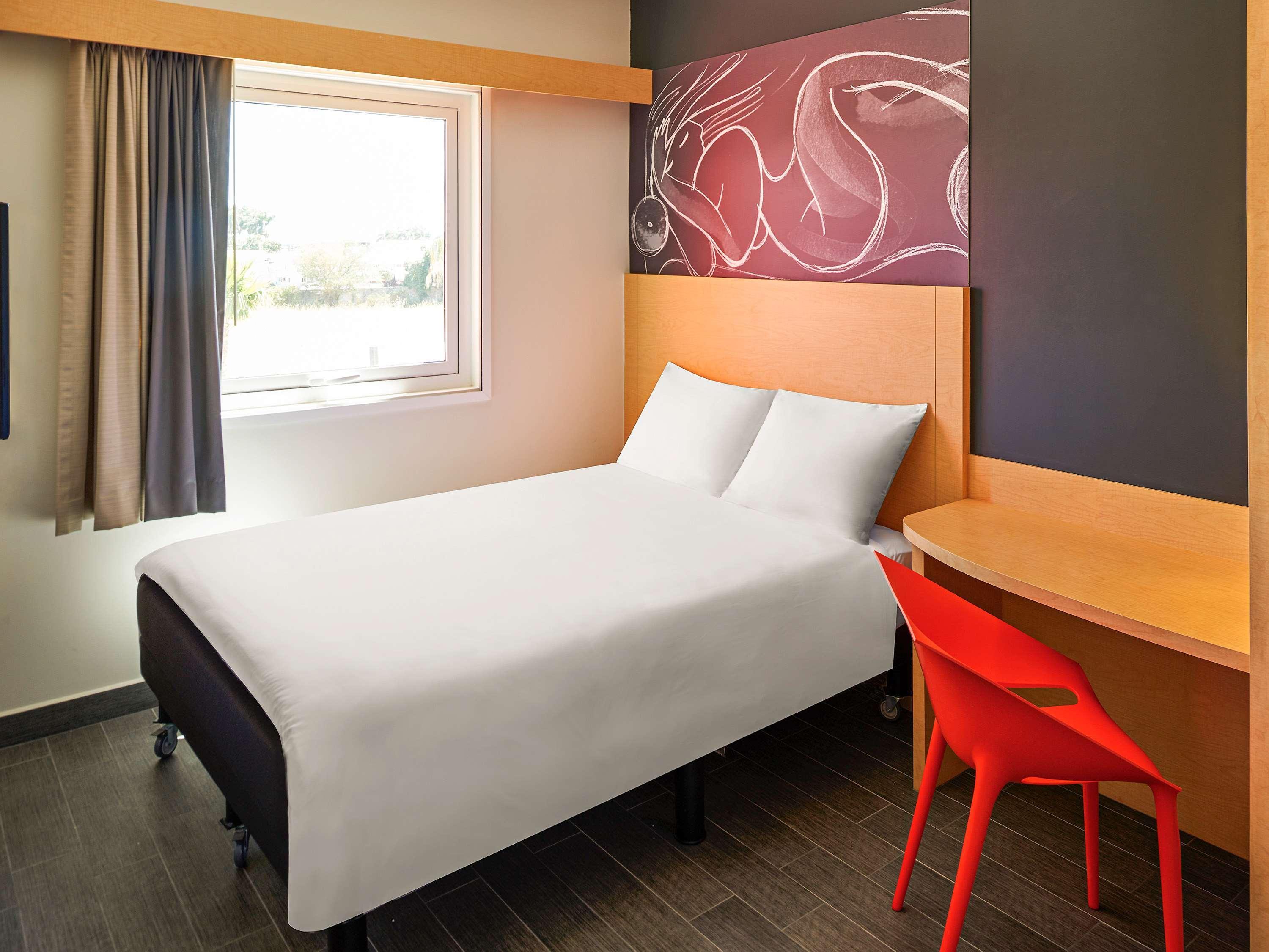 Ibis Culiacán Exterior foto