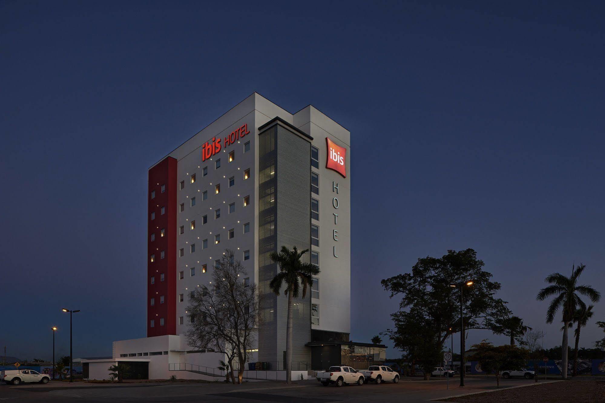 Ibis Culiacán Exterior foto